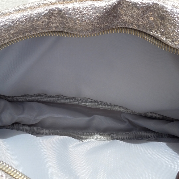 Alastin Skincare Cosmetic Bag - Picture 5 of 10